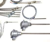 Temperaturføler thermocouple type J type K type T PT100 PT1000 føler til brug i diverse industrier til måling af temperatur i væsker luft og faste materialer, Termoelement med kopplingshuvud